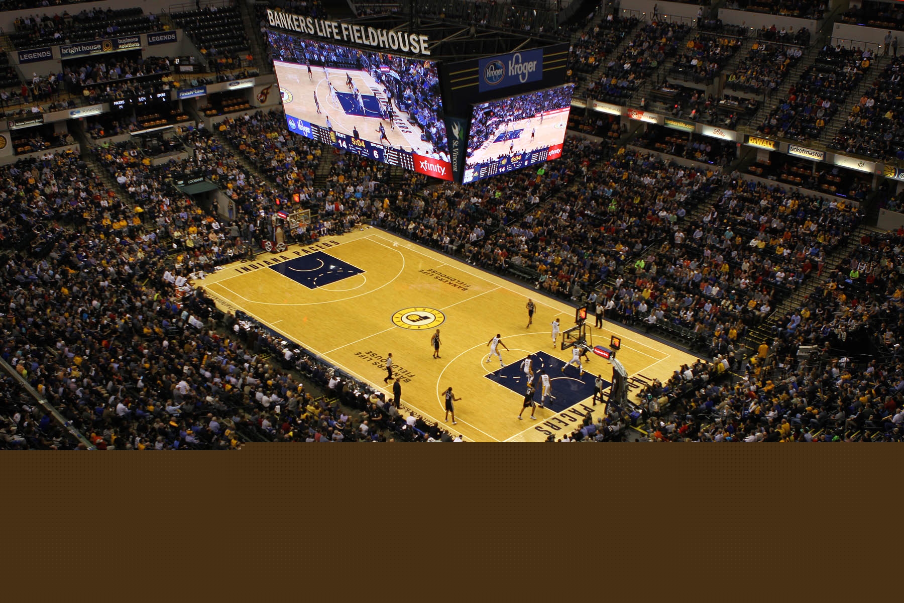 官宣前先看场球，什琴斯尼现场观看巴萨欧冠比赛